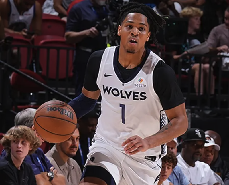 康宁汉姆半场轻取19分5助攻，活塞71分平赛季半场最高（康宁汉姆半场19分5助，活塞71分追平赛季半场最高）