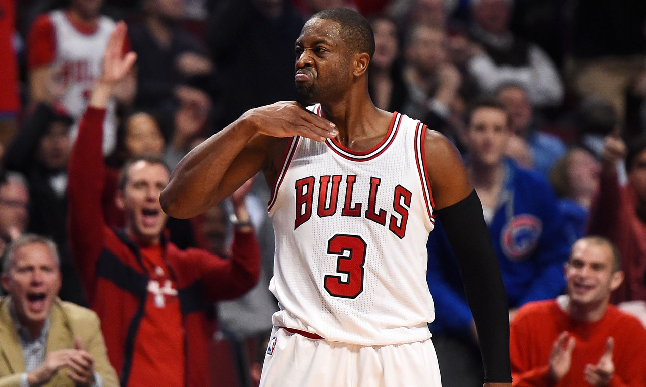 贝克汉姆捧杯狂喜，14岁小七穿抹胸太成熟，大儿子却在家熬汤（贝克汉姆捧杯欢腾，14岁小七抹胸造型引发热议，大儿子在家熬汤）