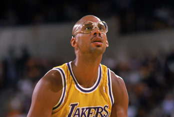 德转朱艺：阿里执法亚冠上海申花客战广岛三箭（德转记者朱艺：阿里将执法亚冠申花客场战广岛三箭）