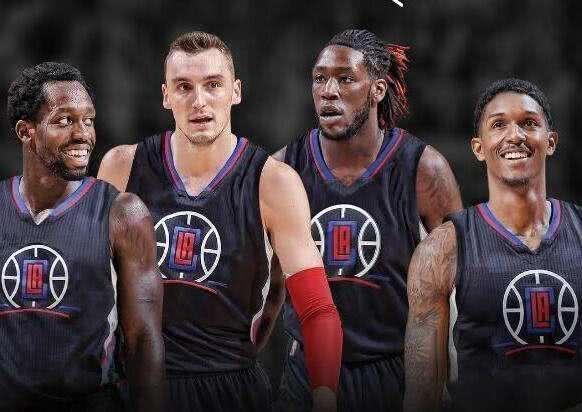 每体：一男子因假扮足球经纪人性侵61名未成年人被捕（每体：冒充足球经纪人的男子涉嫌性侵61名未成年人已被捕）