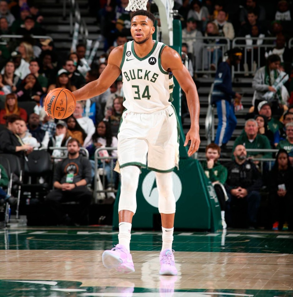 官方：恰尔汗奥卢手腕受伤退出土耳其大名单，不会出战西班牙（土耳其队官宣：恰尔汗奥卢手腕受伤退队，缺席与西班牙之战）