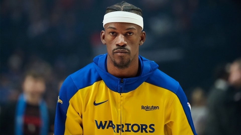 意甲风云再起！国际米兰4-0横扫科莫，齐沃战术大胜法布雷加斯夺榜首（意甲再燃战火：国米4-0痛击科莫，齐沃妙策击败法布雷加斯登顶榜首）