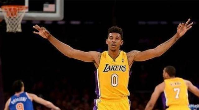 绿帽哥独家：萨拉赫在与球队高层会议时拒绝道歉（传萨拉赫在与球队高层会面时拒绝道歉）