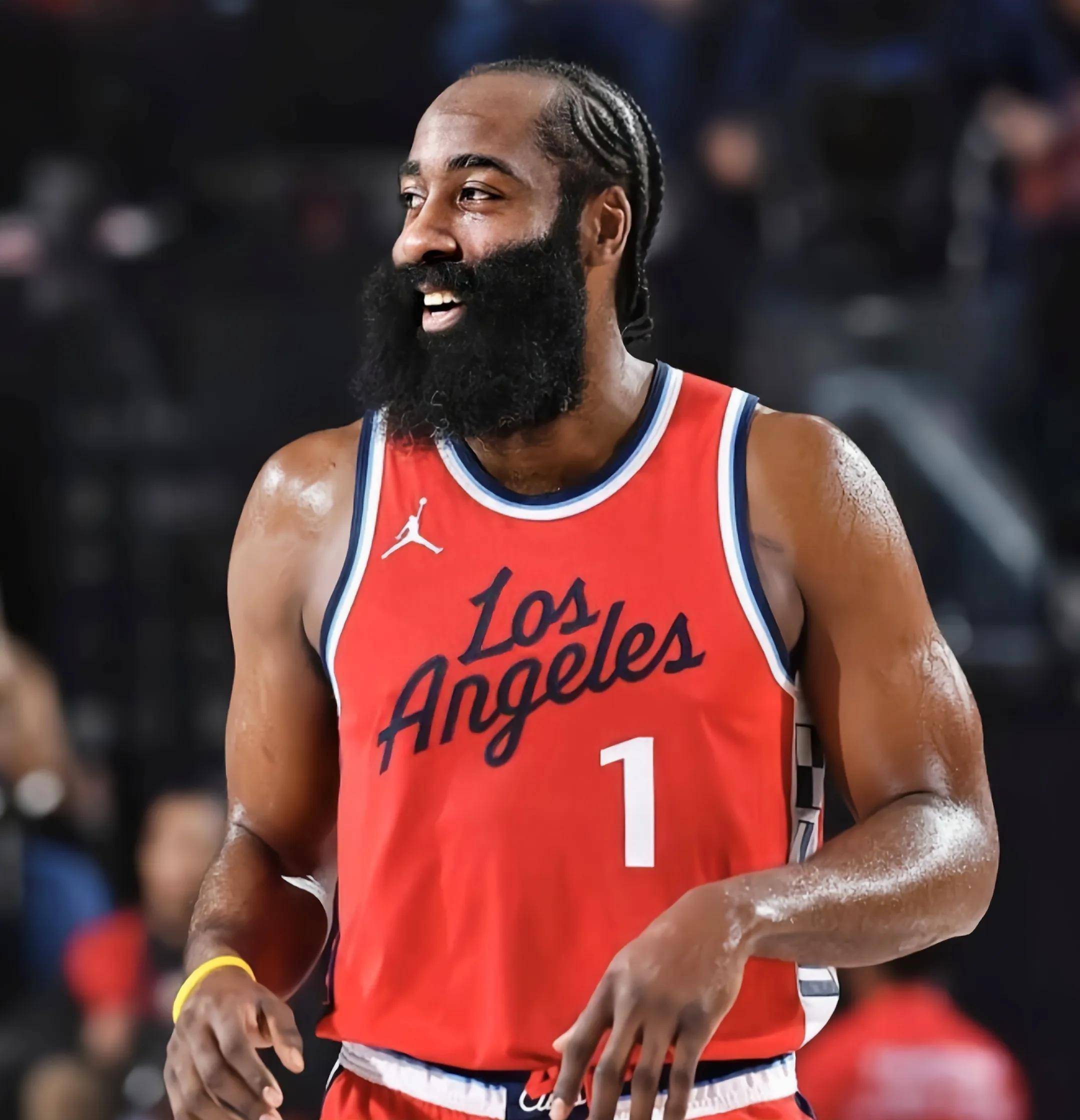 中超：武汉三镇主场1-0小胜上海申花（中超战报：武汉三镇主场1-0力克上海申花）